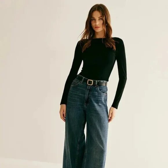 Bowtie Longsleeve Cutout Tee - Picture 3 of 4